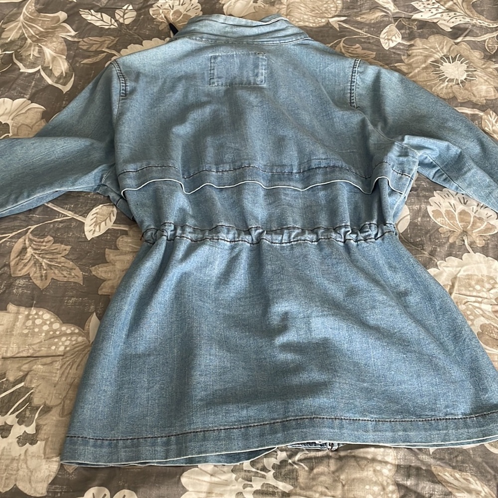 Jean jacket - Picture 8 of 9